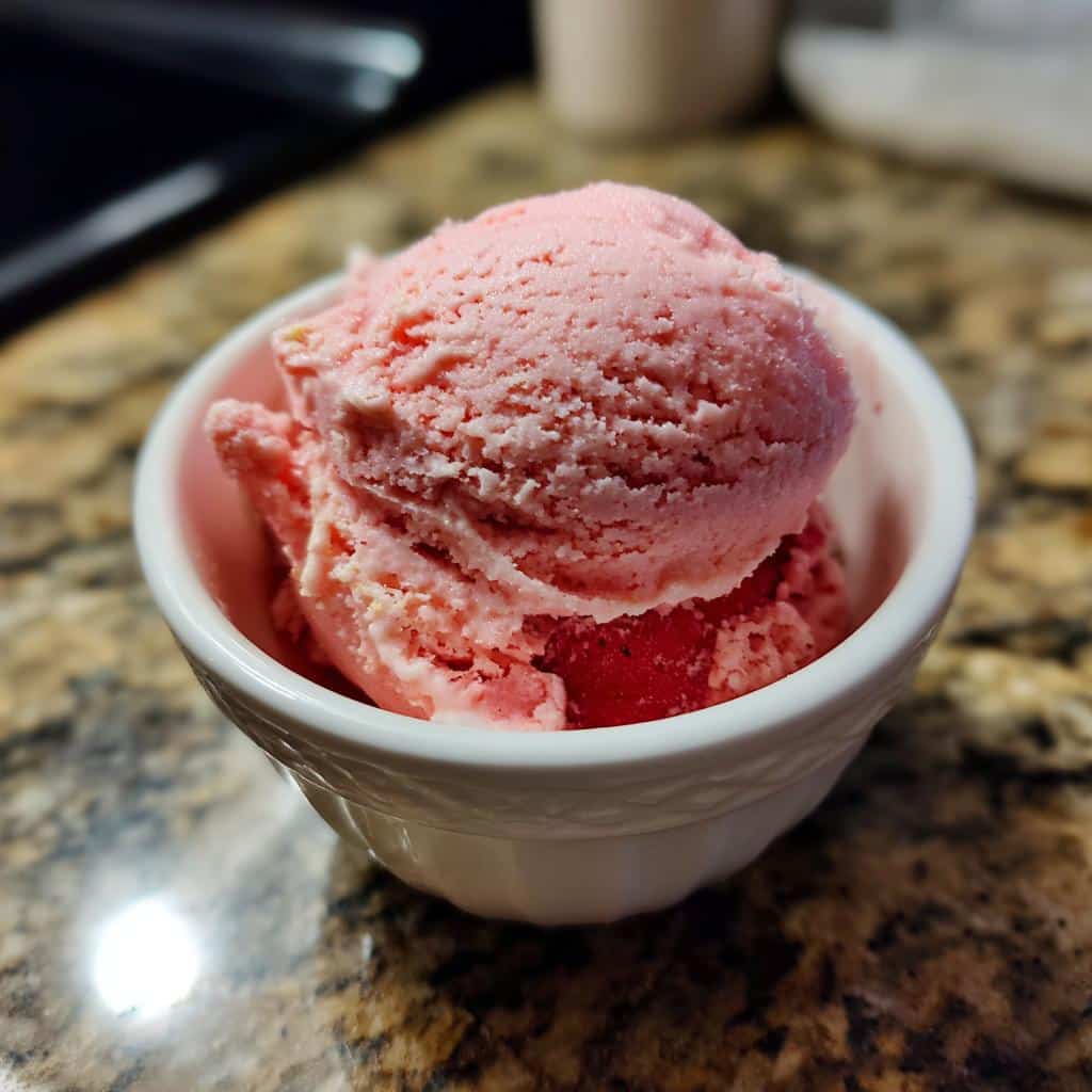 Strawberry Banana Ice Cream - detail 1